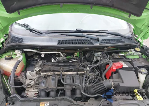 2015 Ford Fiesta Titanium z USA, uszkodzony, nr VIN 3FADP4CJ3FM105751